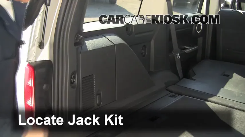 2011 Dodge Nitro Heat 3.7L V6 Levantar auto Usar el gato para levantar el auto